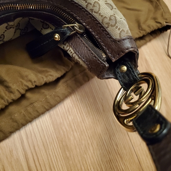 Gucci Interlocking GG Canvas Hobo - Picture 2 of 6